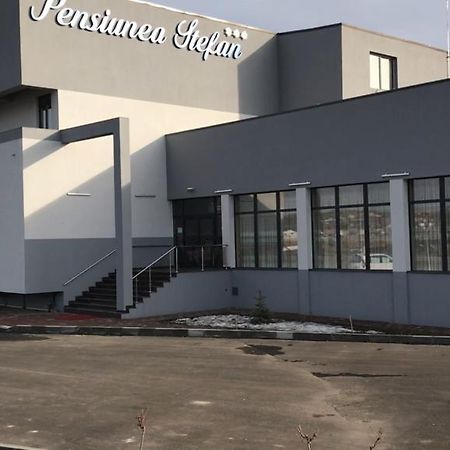 Pensiunea Stefan Craiova Ngoại thất bức ảnh